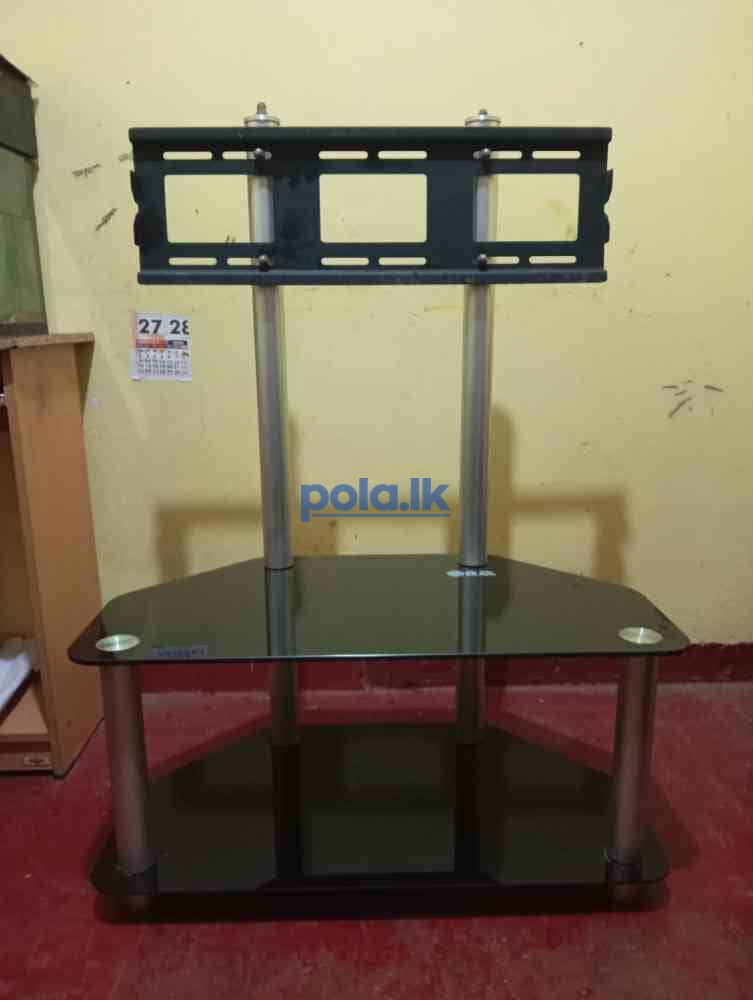 TV with glass stand - photo 10
