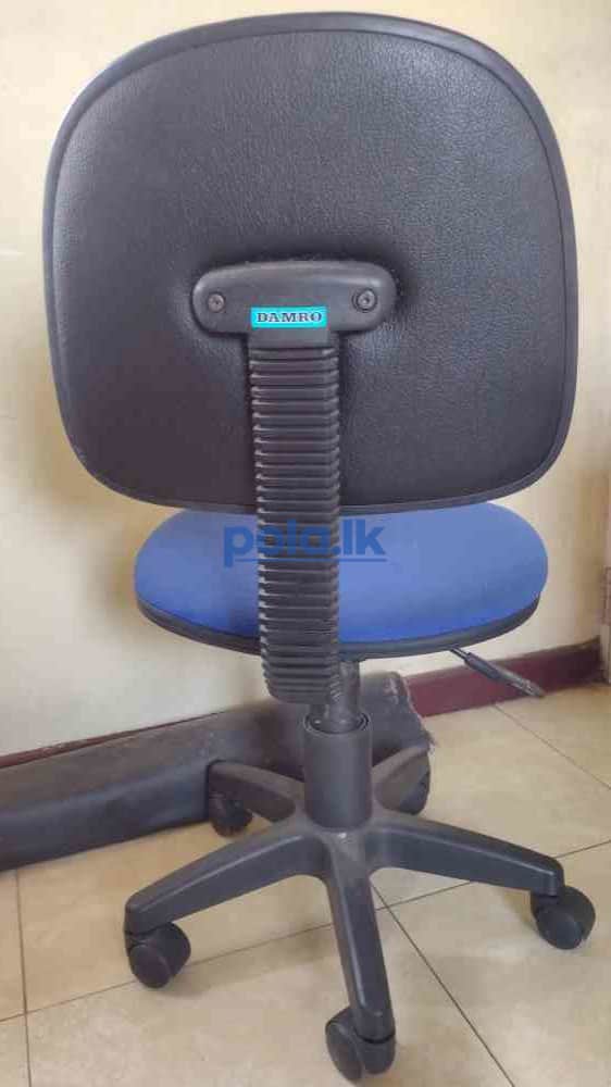 Damro Chair in perfect condition - photo 4