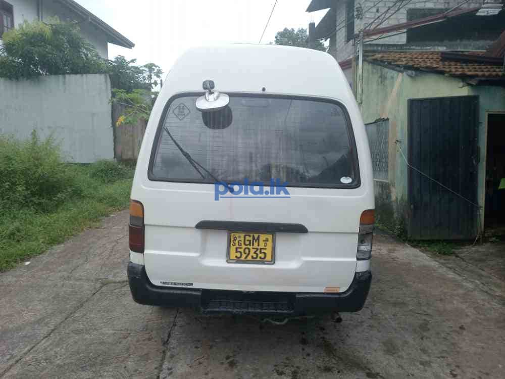 Toyota Hiace - photo 12