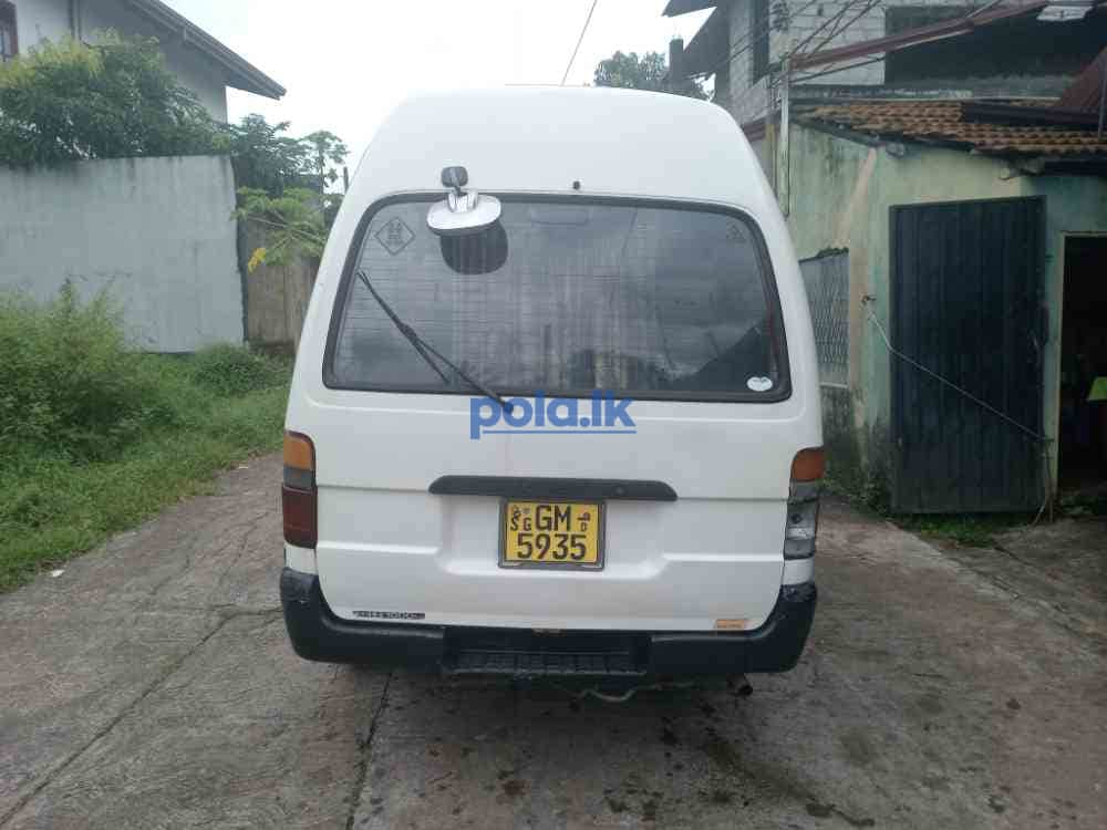 Toyota Hiace - photo 9