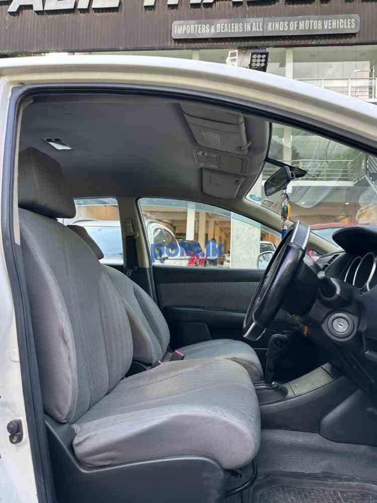 Nissan tiida - photo 11