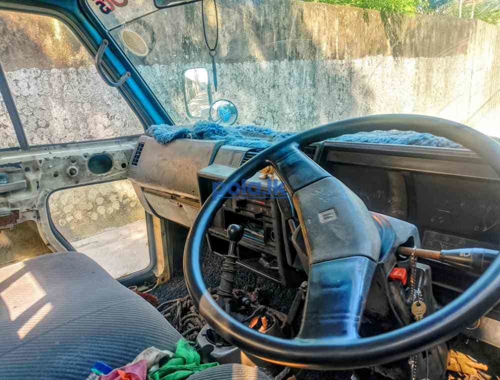 Isuzu 250 - photo 6