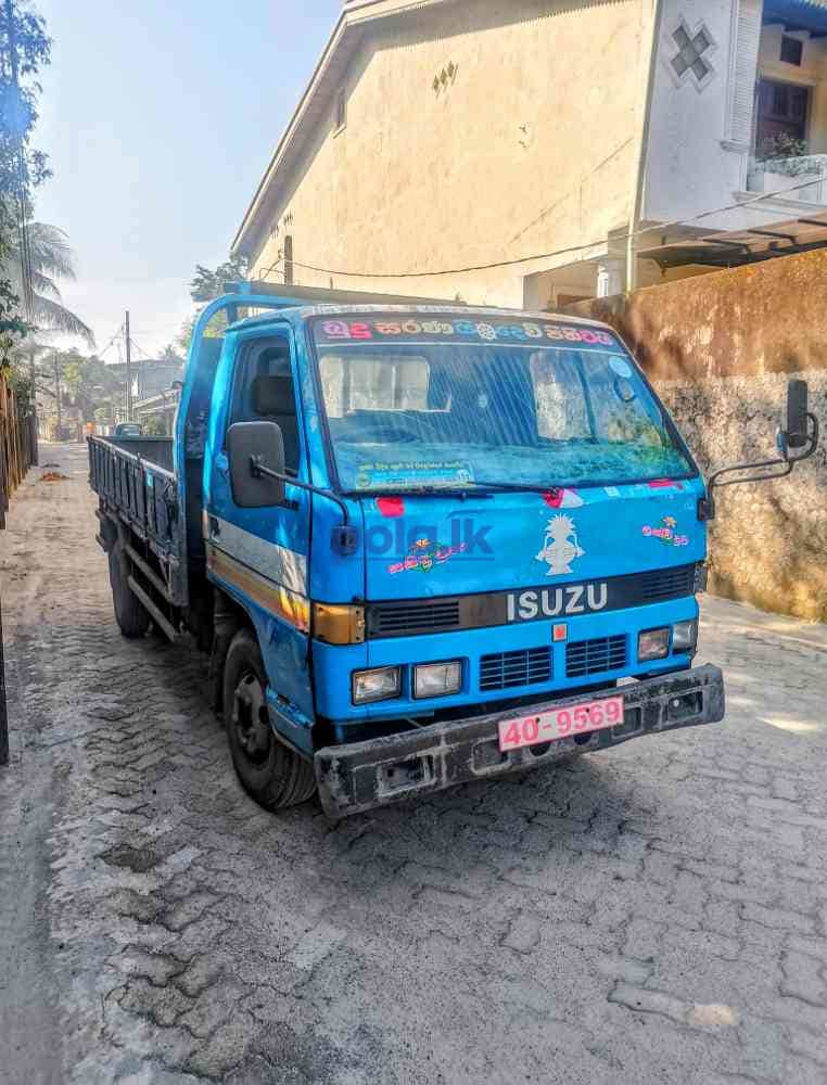 Isuzu 250 - photo 1