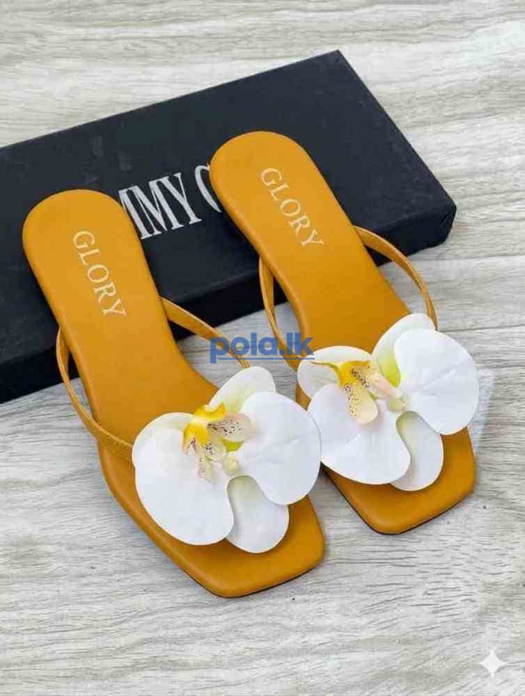Women's slippers - photo 6