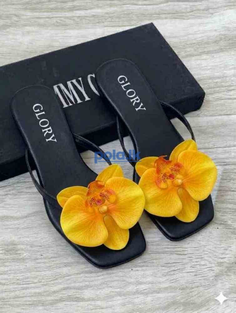 Women's slippers - photo 10