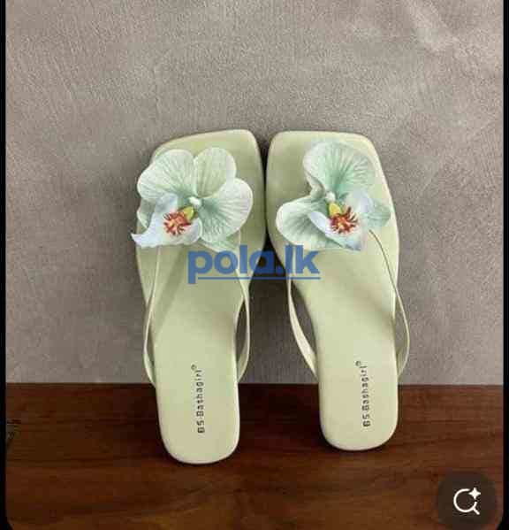 Women's slippers - photo 16