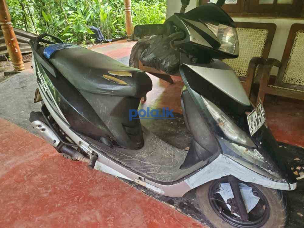 Scooty streak 2011 - photo 4