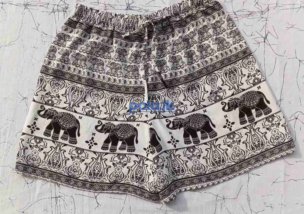Ladies hot shorts - photo 1