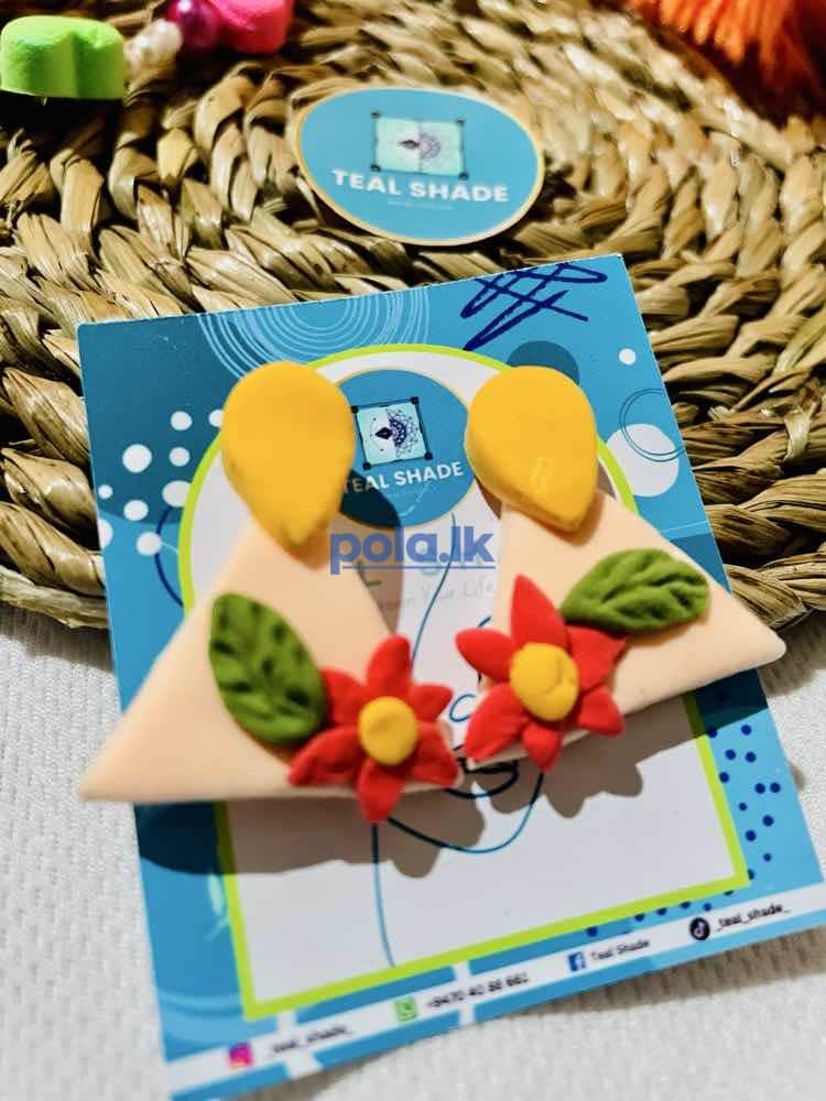 Painted wooden earrings - photo 12