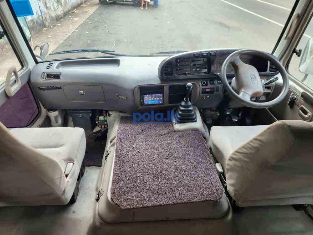 Toyota coaster - photo 4