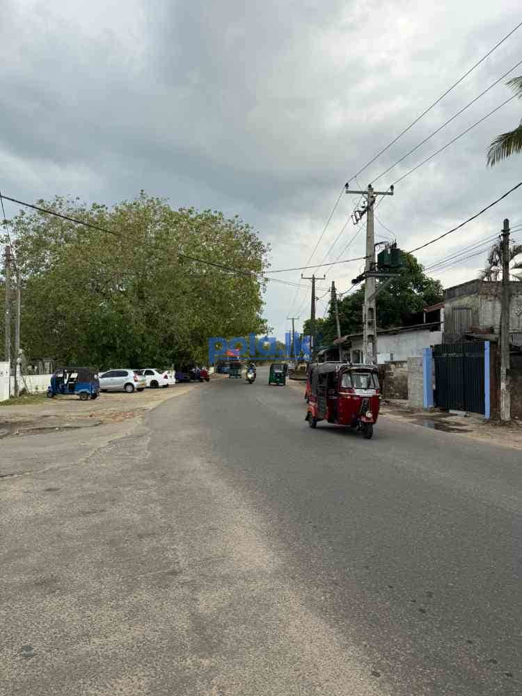 House with land for sale kohilawatta - photo 5
