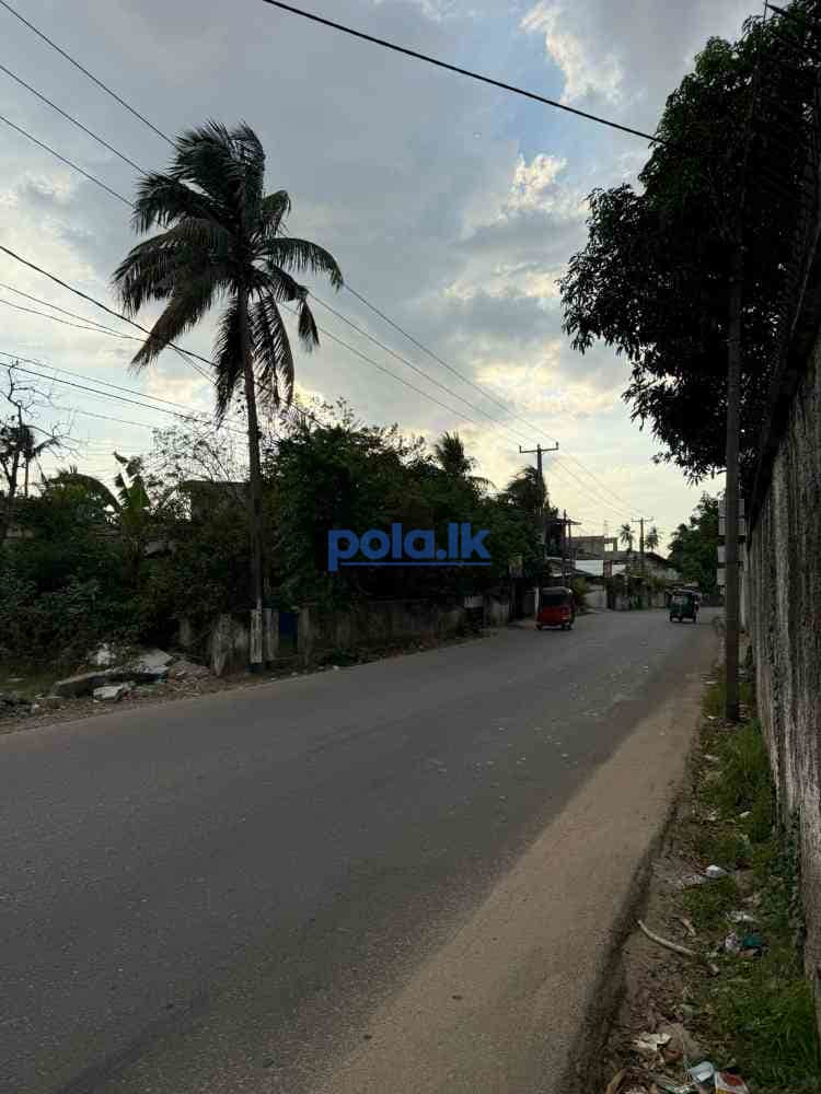 House with land for sale kohilawatta - photo 4