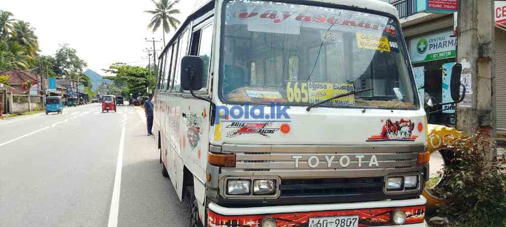 Toyota dyna bus - photo 5