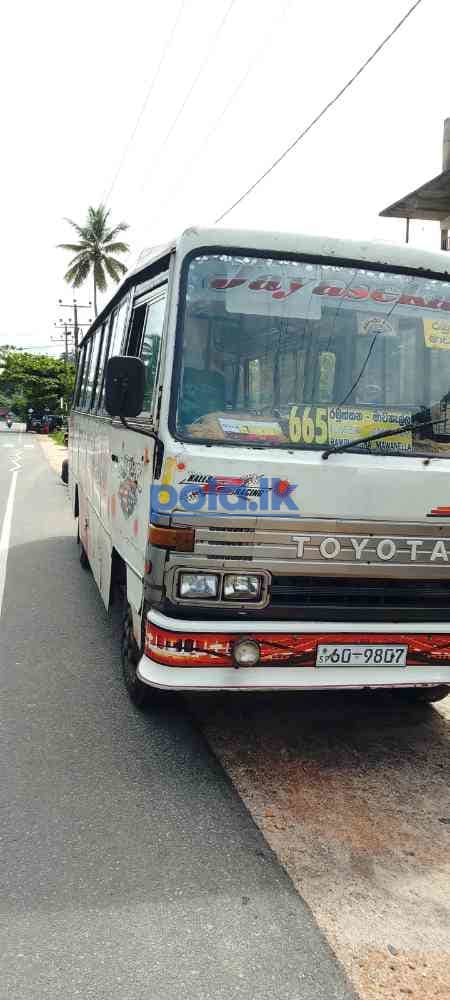 Toyota dyna bus - photo 2