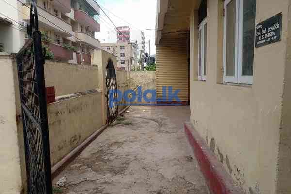 Land with two houses for sale in dehiwela - photo 7