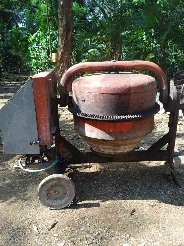 Concrete mixer
