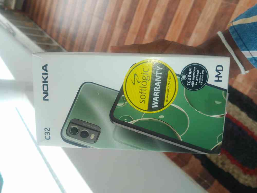 Nokia c32 4gb ram
