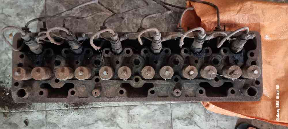 Mercedes Benz cylinder head