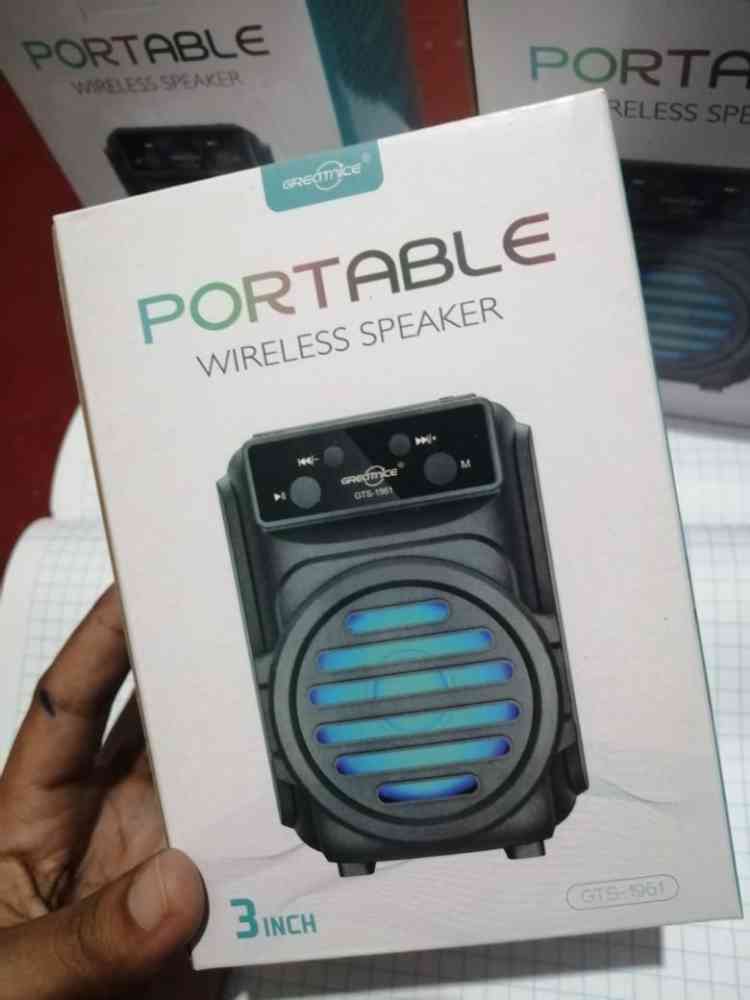 Portable bluetooth speaker