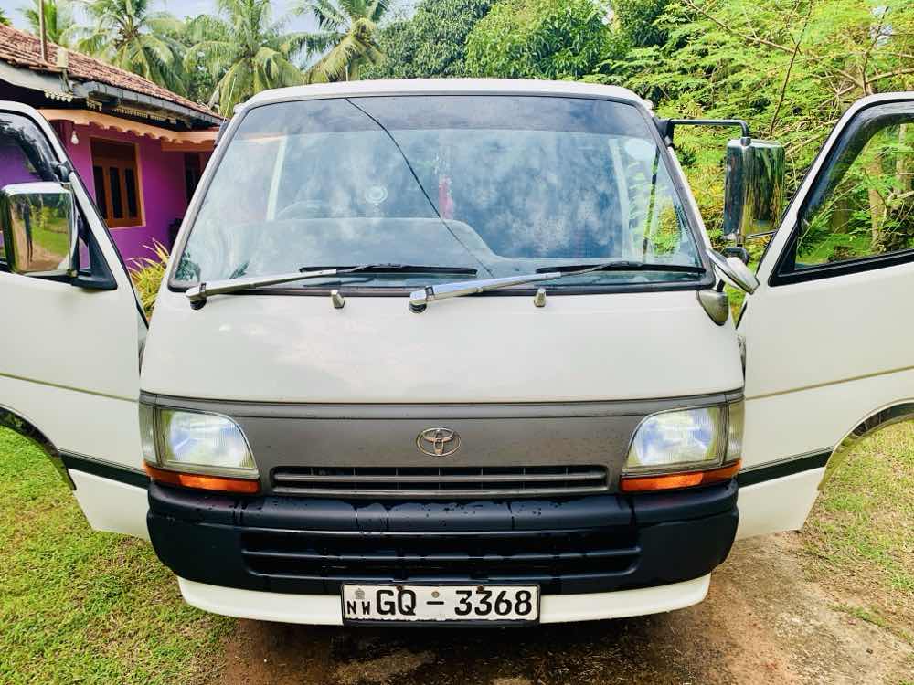 Toyota hiace dolphin