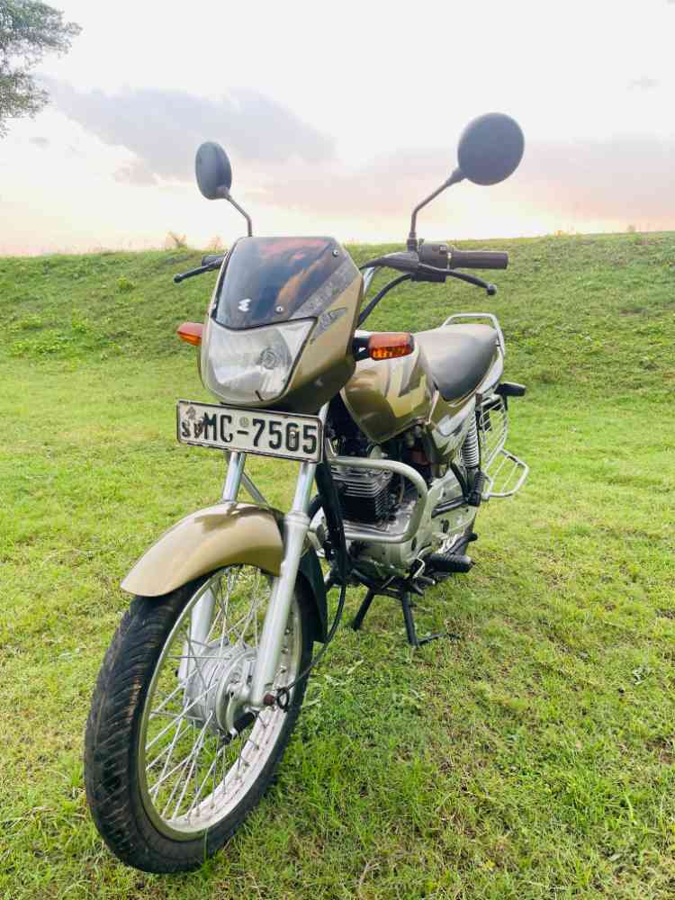 Bajaj ct 100