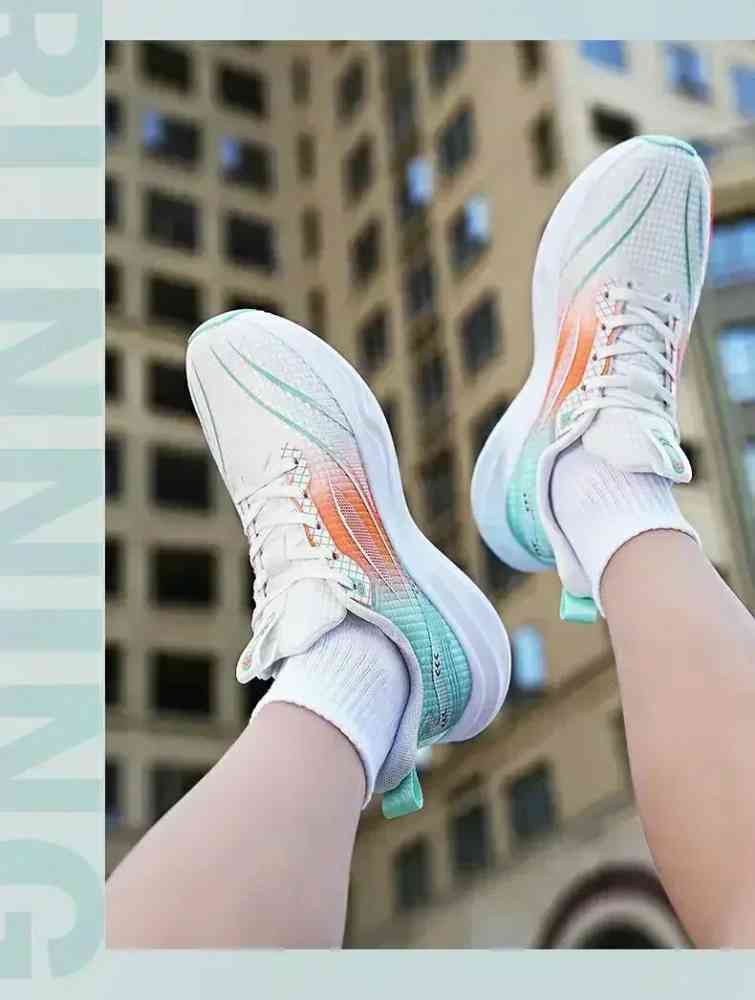 Men's sneakers