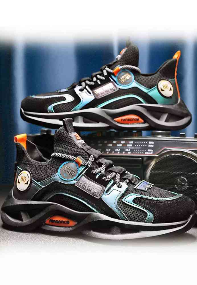 Sports shoes