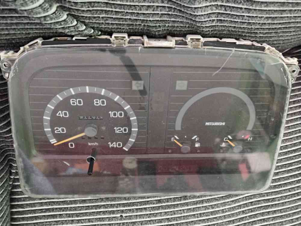 Mitsubishi canter lorry meter box