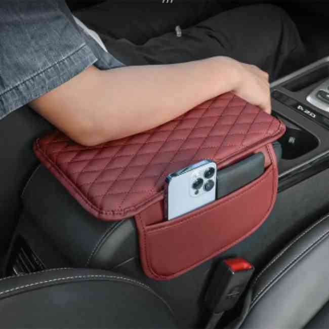 Hand rest compartment