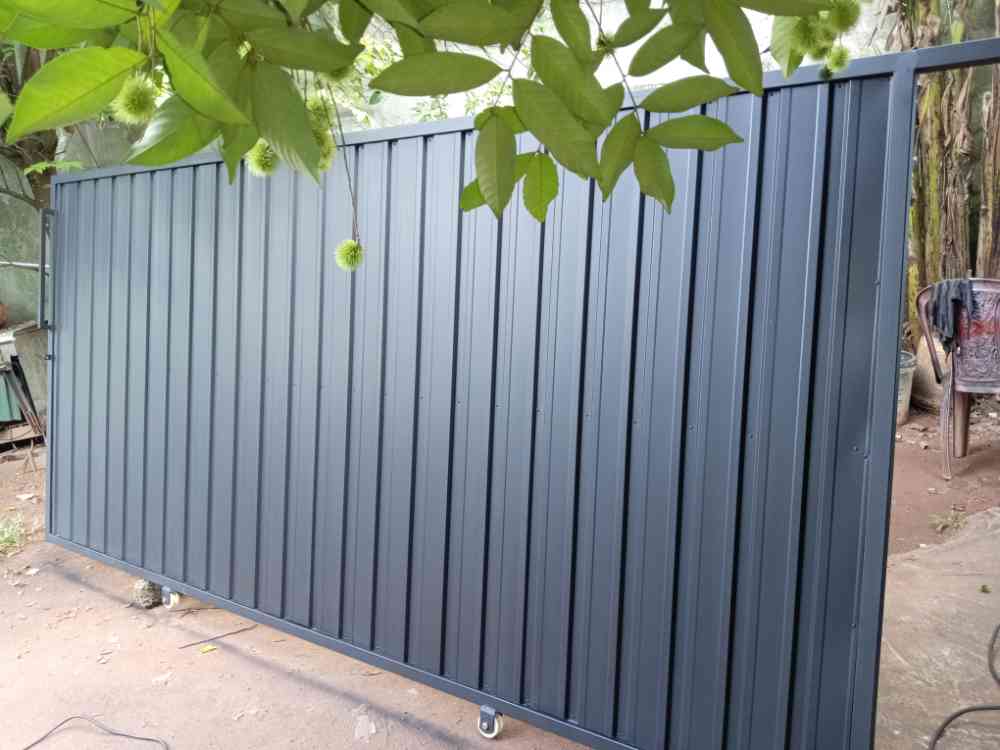 Sliding gate