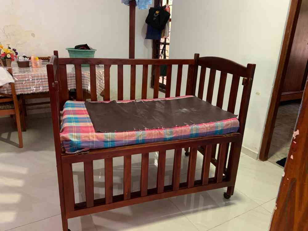 Newly good condition of baby cot for sale