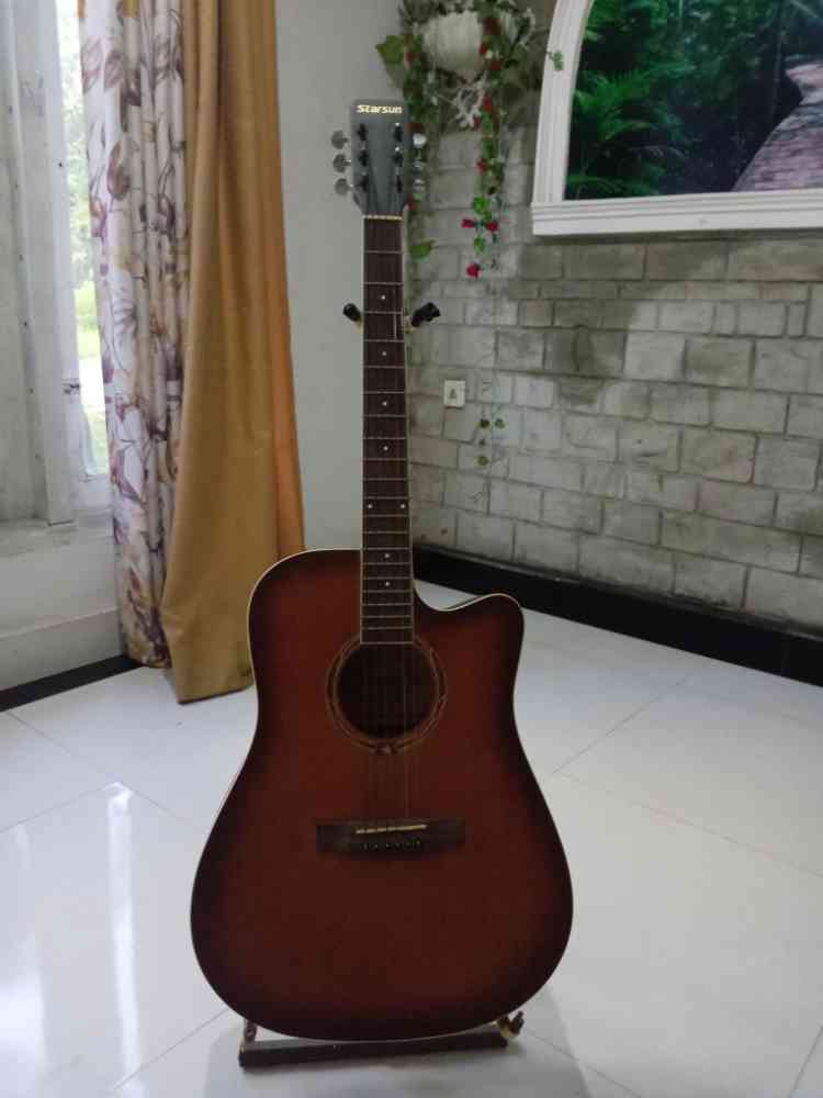 Guitar for sale