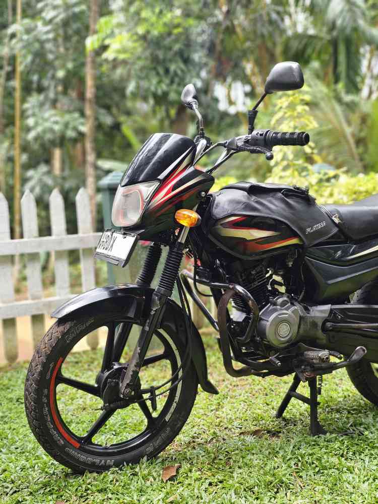 Bajaj platina 100es
