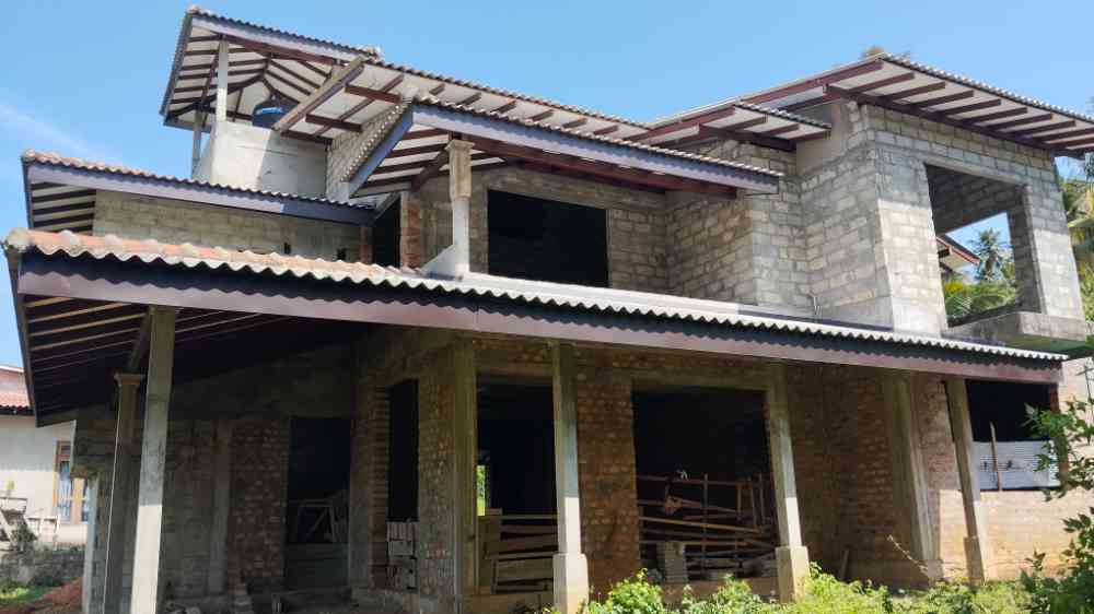 15 Perches land with house for sale