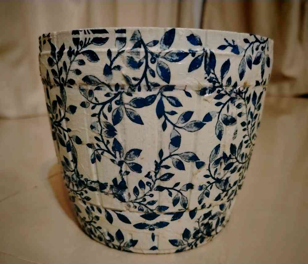 Plastic Indoor and out door flower pots