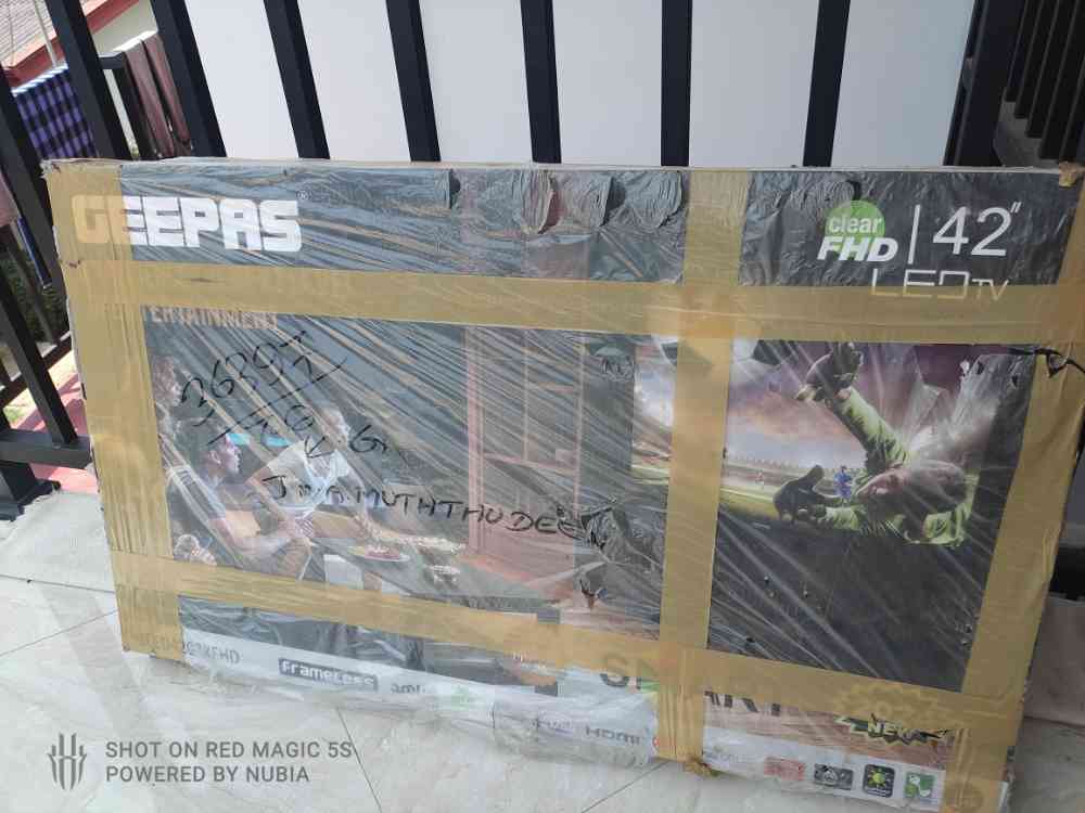 Geepas 42" brend new