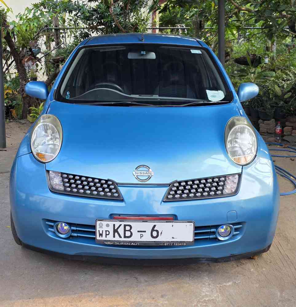 Nissan march AK12 2002