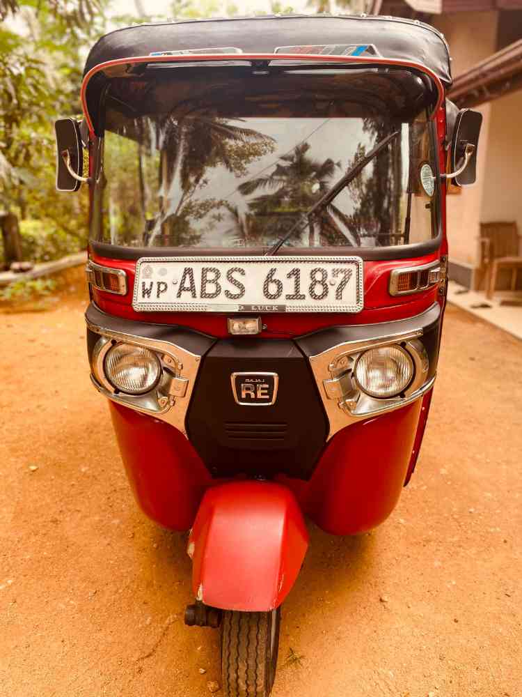 Bajaj RE 2018