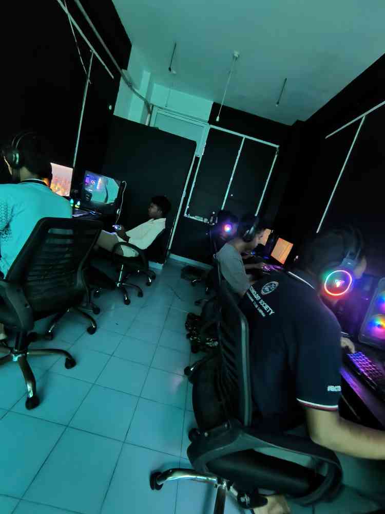 Pc gaming cafe for sale
