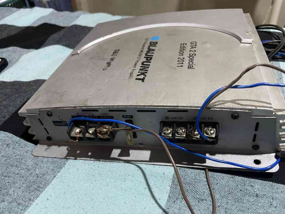 GTA 2 Special edition 2011 380 watts amp for sale