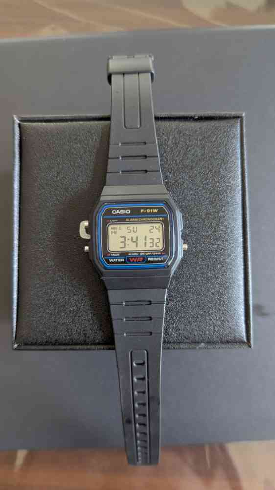 Casio F-91W original digital watch