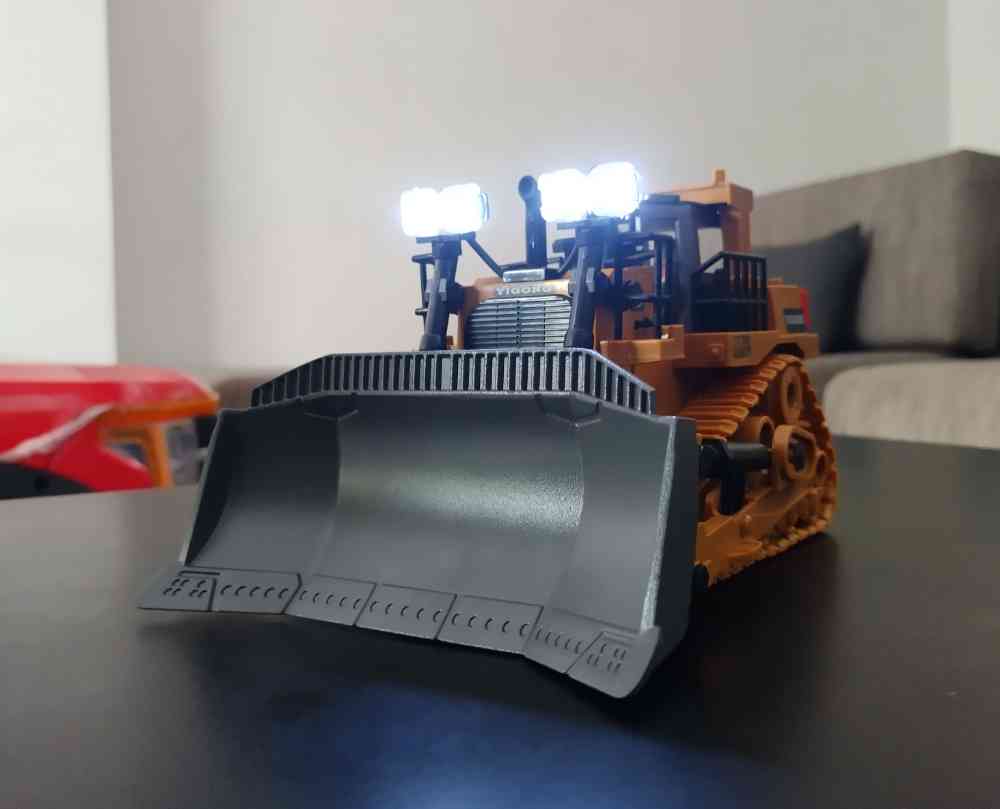 Yigong rc bulldozers 9 channels 2.4g