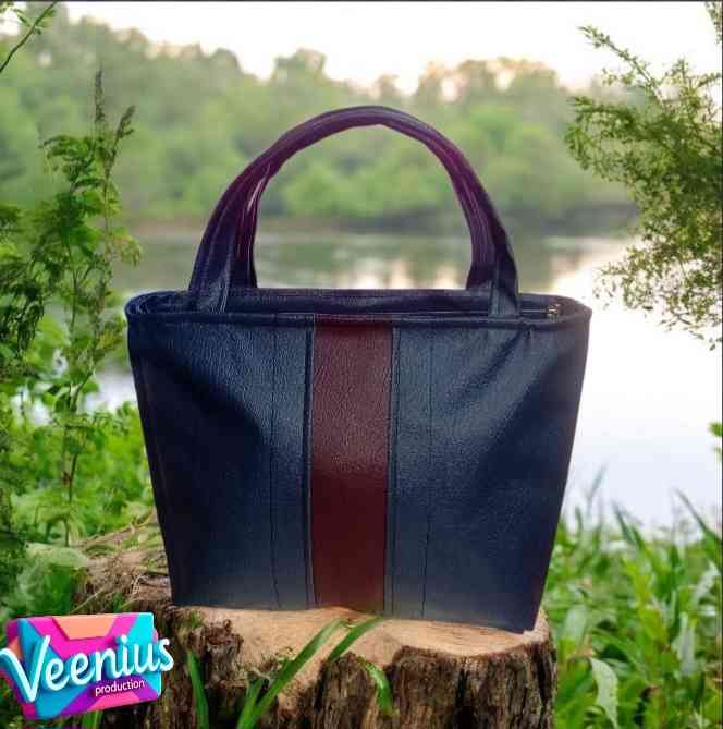 Ladies hand bag