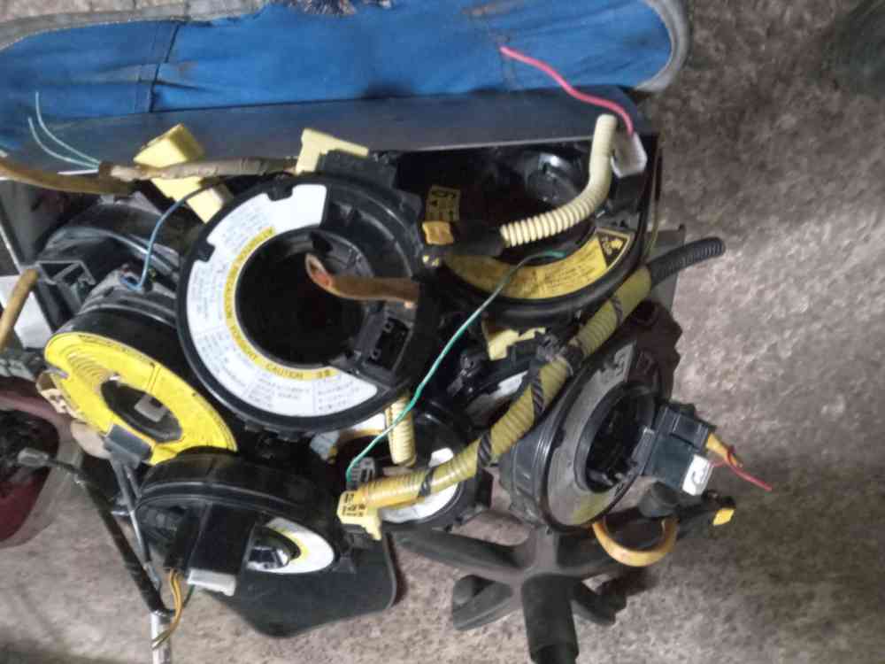 Horns and airbag ribbons