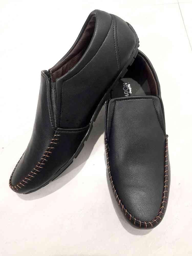 Men's casual shoes