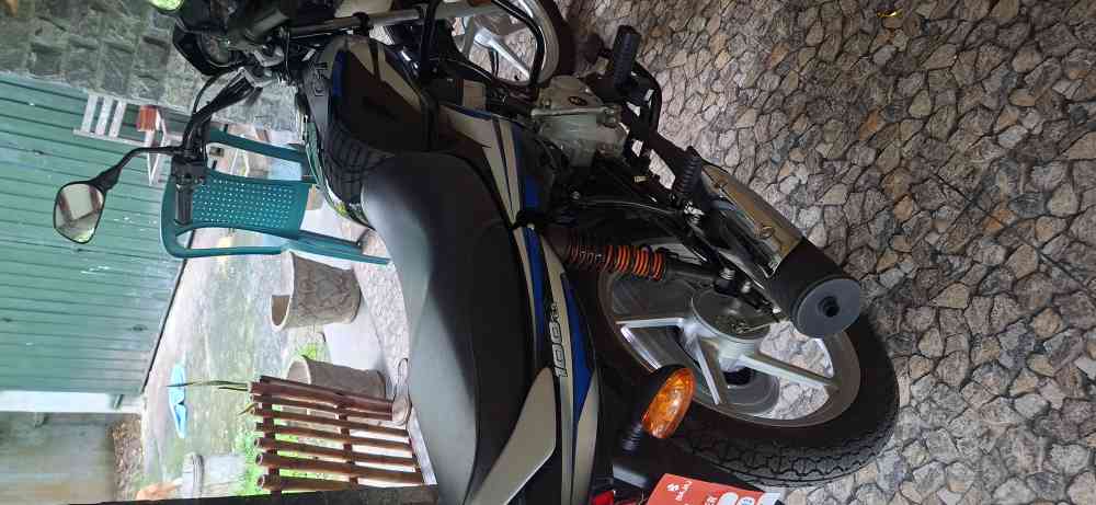Bajaj CT 100