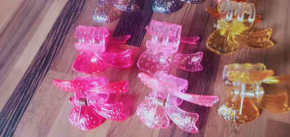 Bow hair clips