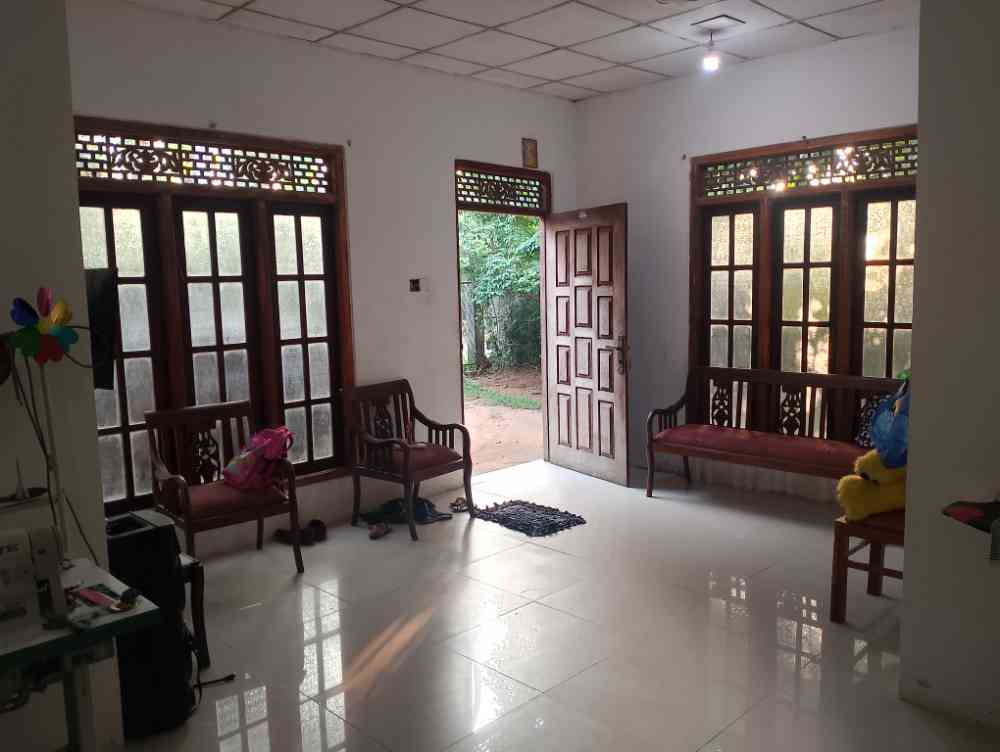 House for sale in poruwadanda