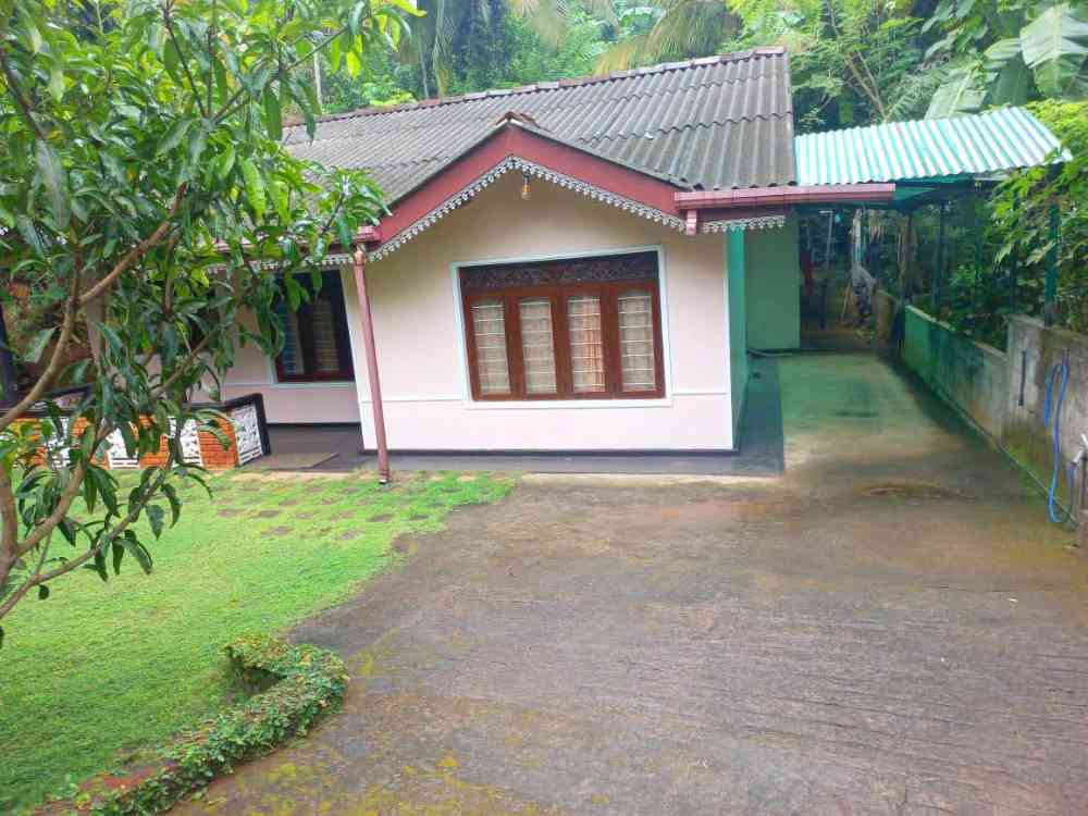 Single storey house for sale