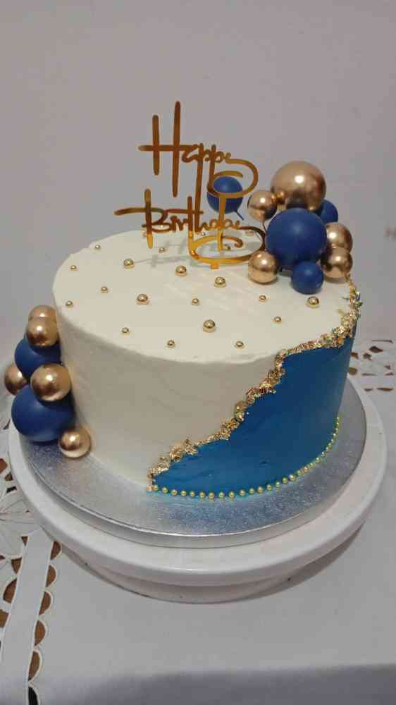 Birthday cakes for your event